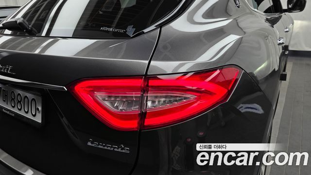 Maserati Levante 3.0 AWD GranSport 2019 — фото 23