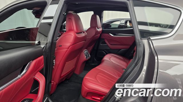Maserati Levante 3.0 AWD GranSport 2019 — фото 26