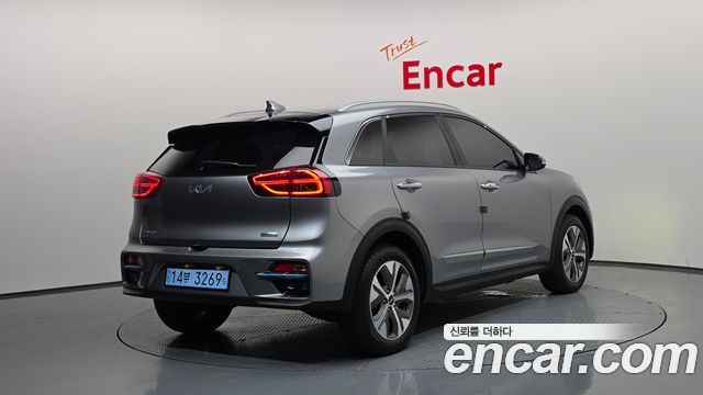 Kia Niro EV Noblesse 2022 — фото 2
