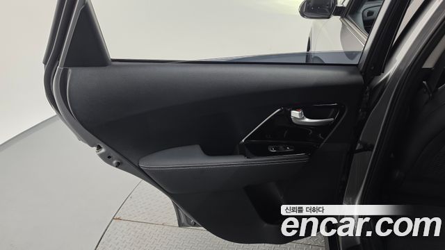 Kia Niro EV Noblesse 2022 — фото 25