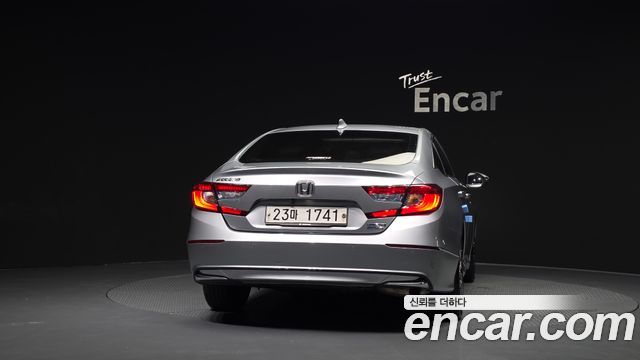 Honda Accord (X) 2.0 Hybrid Touring 2018 — фото 4