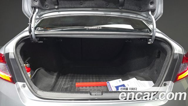 Honda Accord (X) 2.0 Hybrid Touring 2018 — фото 20