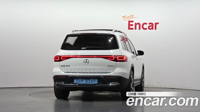 Mercedes-Benz EQB (X243) EQB300 4MATIC 2022 — фото 4