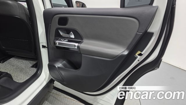 Mercedes-Benz EQB (X243) EQB300 4MATIC 2022 — фото 25