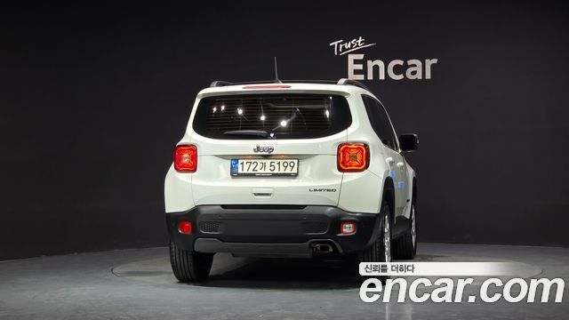 Jeep Renegade 2.4 Limited 2021 — фото 4