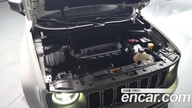 Jeep Renegade 2.4 Limited 2021 — фото 6