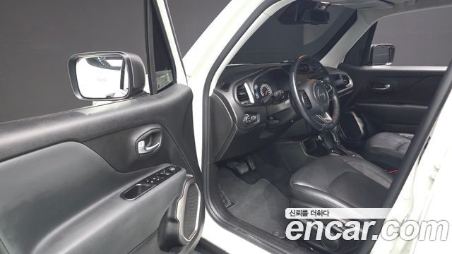 Jeep Renegade 2.4 Limited 2021 — фото 10