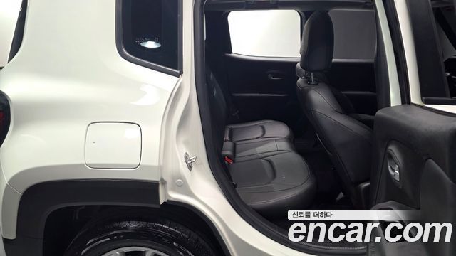 Jeep Renegade 2.4 Limited 2021 — фото 11