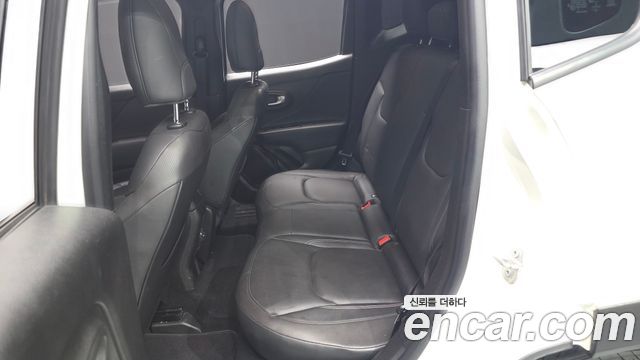 Jeep Renegade 2.4 Limited 2021 — фото 12
