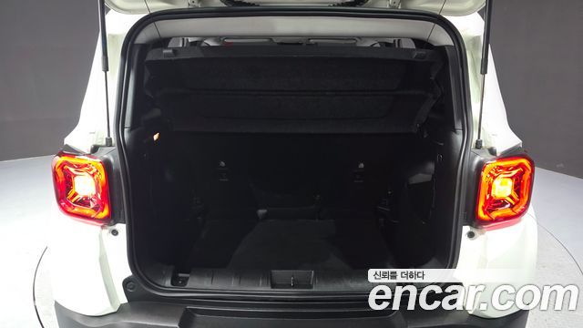 Jeep Renegade 2.4 Limited 2021 — фото 18