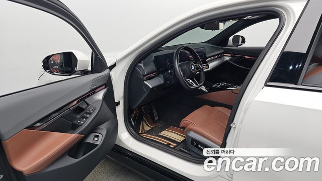 BMW 5 Series (G60) 530i xDrive M Sport 2024 — фото 10