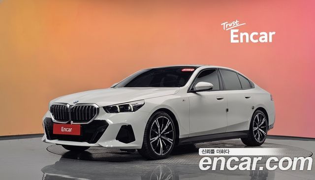 BMW 5 Series (G60) 530i xDrive M Sport 2024 — фото 1