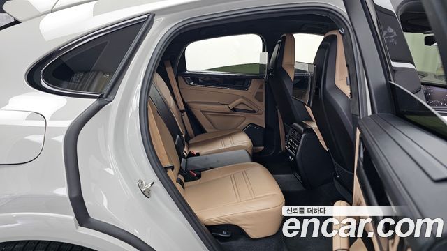 Porsche Cayenne (PO536) 4.0 GTS Coupe 2025 — фото 16
