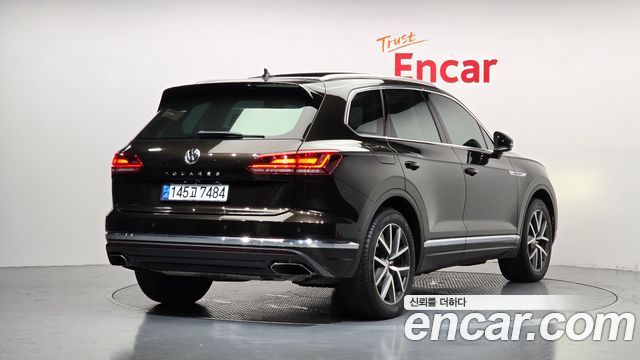 Volkswagen Touareg (III) 3.0 TDI Prestige 2020 — фото 2