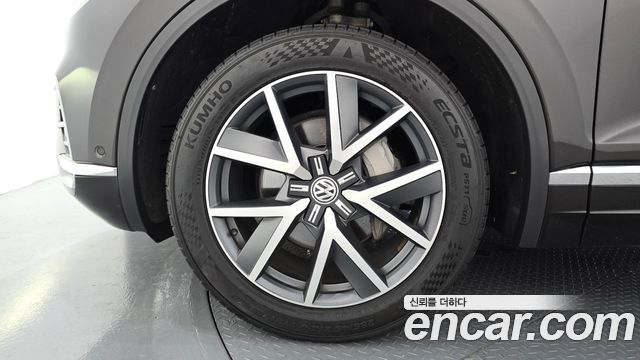 Volkswagen Touareg (III) 3.0 TDI Prestige 2020 — фото 5