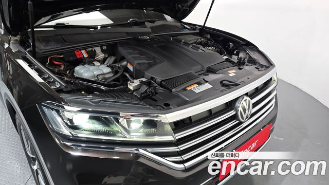 Volkswagen Touareg (III) 3.0 TDI Prestige 2020 — фото 6