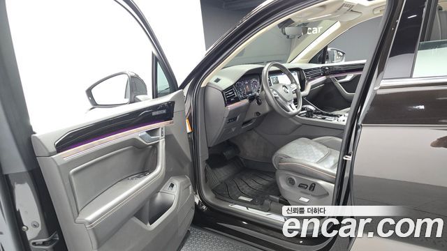Volkswagen Touareg (III) 3.0 TDI Prestige 2020 — фото 10