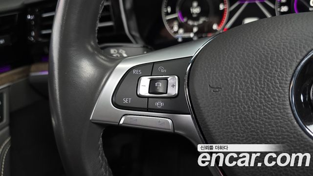 Volkswagen Touareg (III) 3.0 TDI Prestige 2020 — фото 19