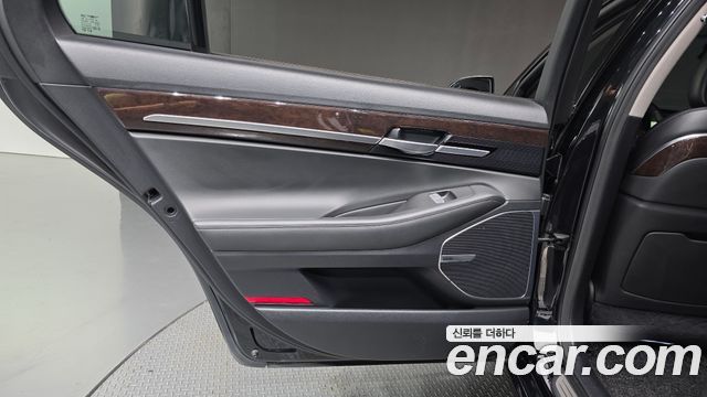 Genesis EQ900 3.8 GDI AWD Premium Luxury 2016 — фото 25