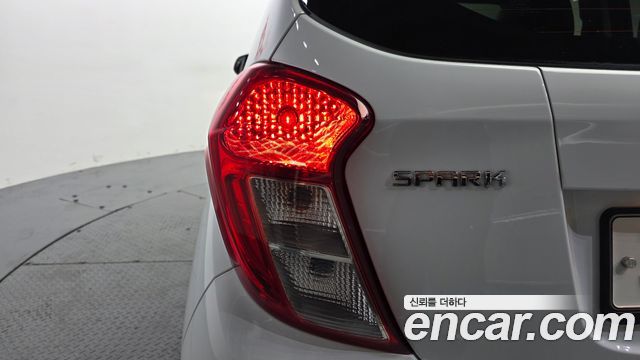 Chevrolet Spark LS 2020 — фото 23