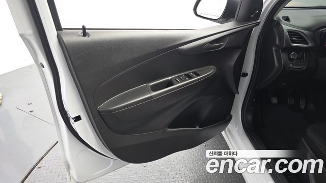 Chevrolet Spark LS 2020 — фото 24
