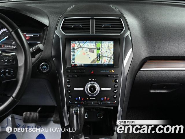 Ford Explorer 2.3 Limited 4WD 5th 2018 — фото 17
