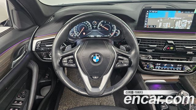 BMW 5 Series (G30) 520d xDrive M Sport Package Plus 2017 — фото 13