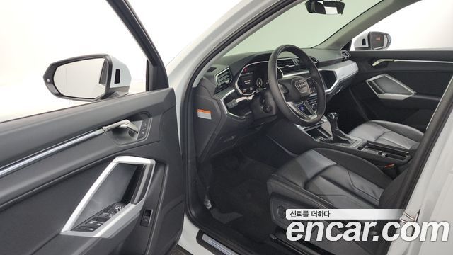 Audi Q3 (F3) 40 TFSI Quattro 2025 — фото 10