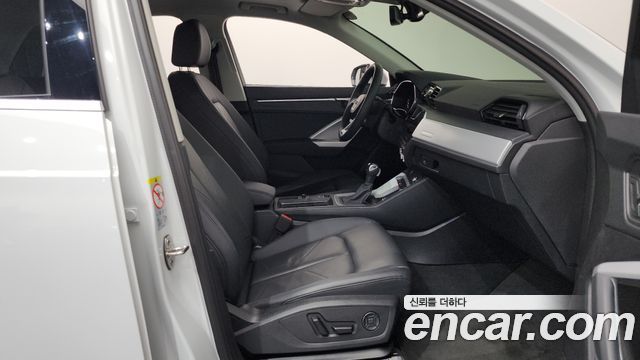 Audi Q3 (F3) 40 TFSI Quattro 2025 — фото 11
