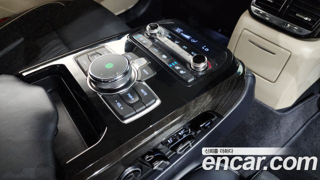 Genesis EQ900 3.3 T-GDI AWD Prestige 2016 — фото 19