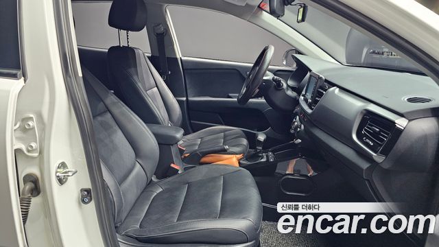 Kia Stonic 1.0 Turbo Trendy 2019 — фото 11