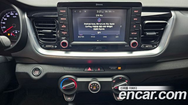 Kia Stonic 1.0 Turbo Trendy 2019 — фото 14