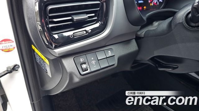 Kia Stonic 1.0 Turbo Trendy 2019 — фото 16
