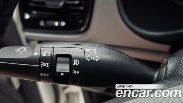 Kia Stonic 1.0 Turbo Trendy 2019 — фото 17