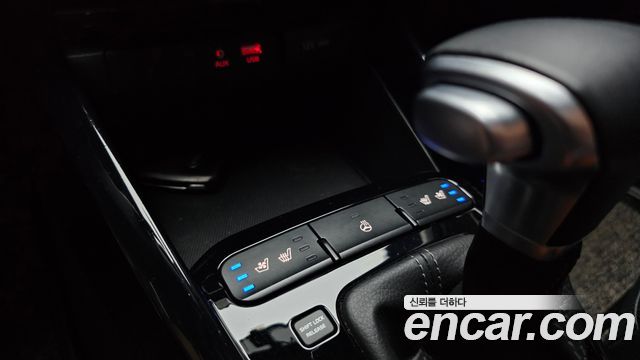 Kia Stonic 1.0 Turbo Trendy 2019 — фото 18