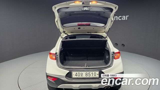 Kia Stonic 1.0 Turbo Trendy 2019 — фото 20