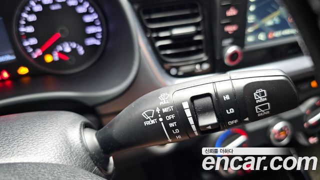Kia Stonic 1.0 Turbo Trendy 2019 — фото 27