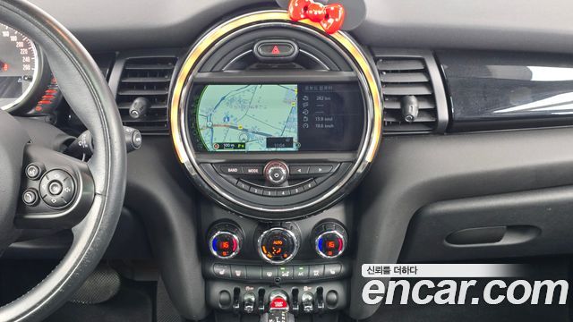 MINI Cooper D 5Door HIGH 3rd 2015 — фото 18