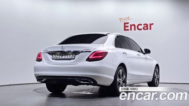 Mercedes-Benz C-Class (W205) C220 d 4MATIC 2020 — фото 2