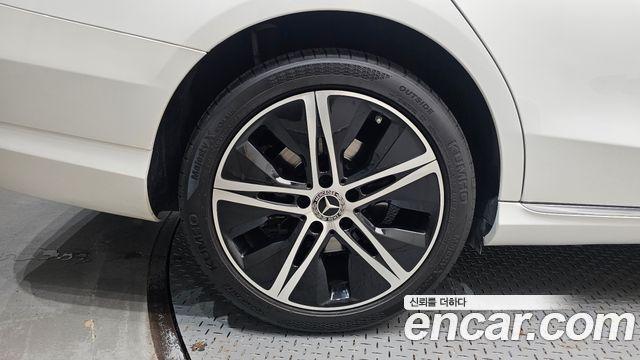 Mercedes-Benz C-Class (W205) C220 d 4MATIC 2020 — фото 5