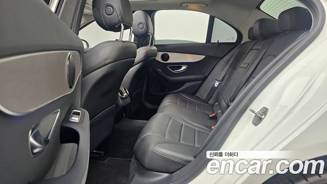 Mercedes-Benz C-Class (W205) C220 d 4MATIC 2020 — фото 12