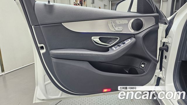 Mercedes-Benz C-Class (W205) C220 d 4MATIC 2020 — фото 24