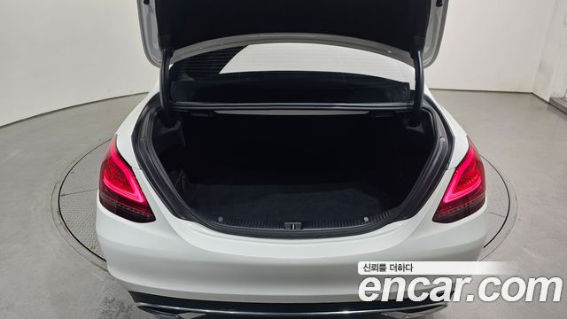 Mercedes-Benz C-Class (W205) C220 d 4MATIC 2020 — фото 33