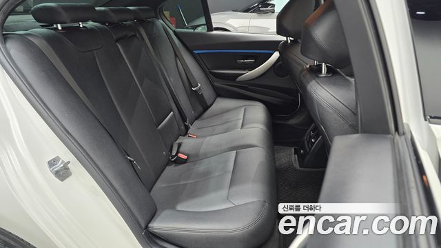 BMW 3 Series (F30) 320i M Sport 2017 — фото 16