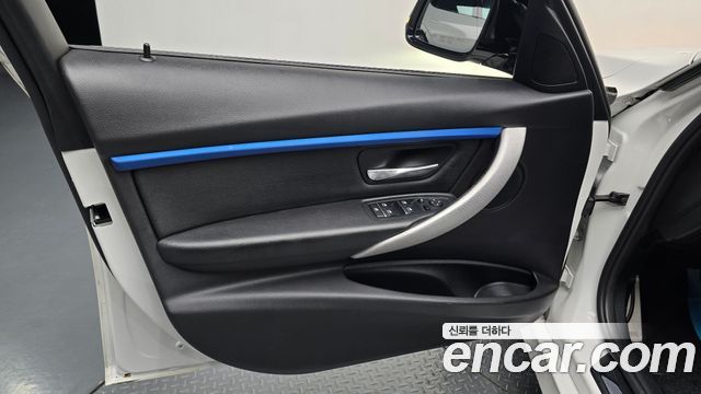 BMW 3 Series (F30) 320i M Sport 2017 — фото 30