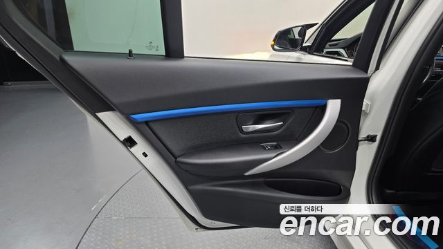 BMW 3 Series (F30) 320i M Sport 2017 — фото 31