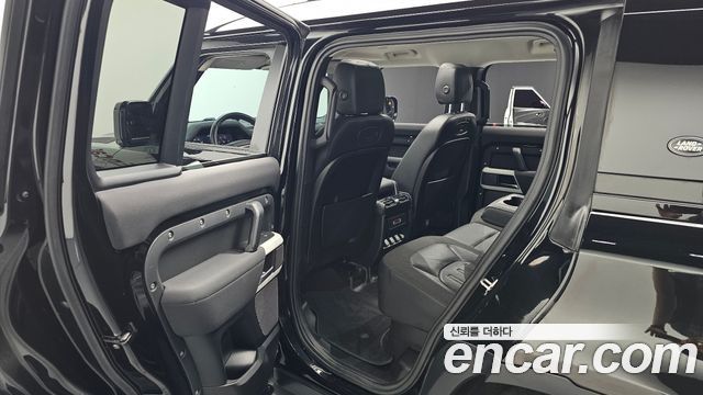 Land Rover Defender (L663) 110 D240 SE 2020 — фото 16