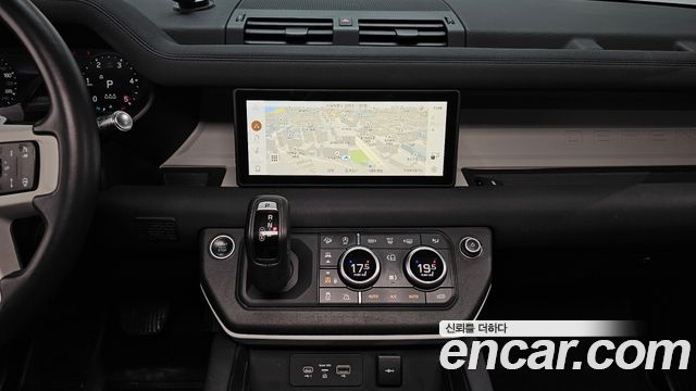 Land Rover Defender (L663) 110 D240 SE 2020 — фото 18