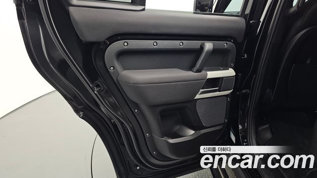 Land Rover Defender (L663) 110 D240 SE 2020 — фото 31