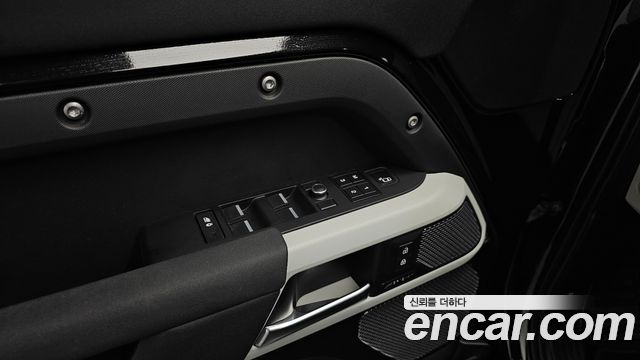 Land Rover Defender (L663) 110 D240 SE 2020 — фото 41